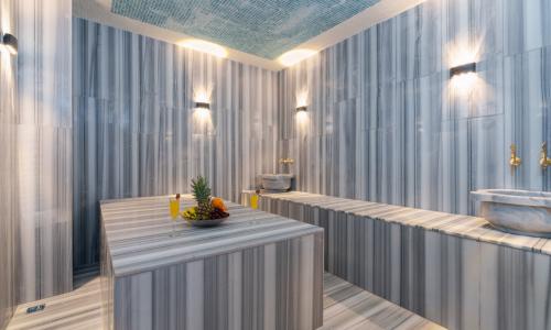 Villa Newcastle — 37
