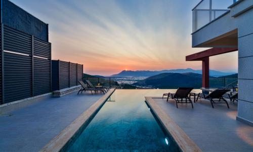 Villa Newcastle — 24
