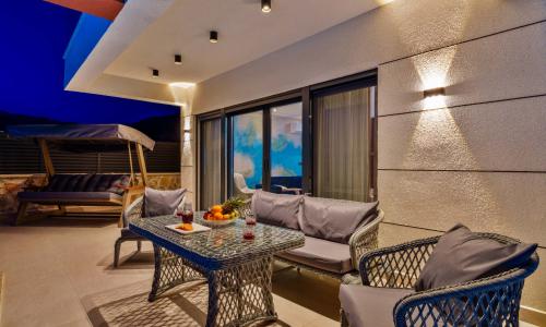 Villa Newcastle — 27