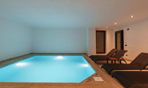 Villa Newcastle — 42