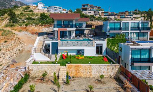 Villa Newcastle — 73
