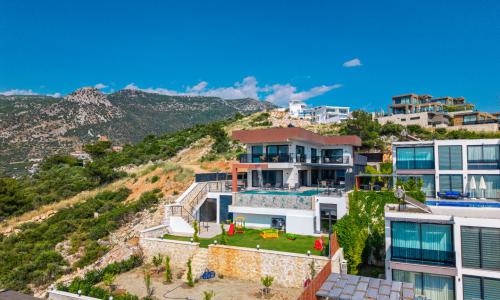 Villa Newcastle — 74