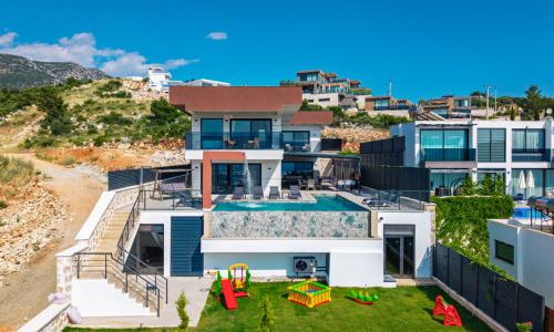 Villa Newcastle — 75