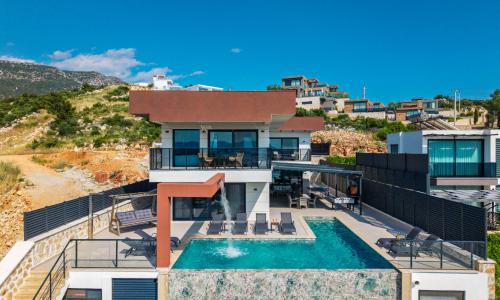 Villa Newcastle — 76