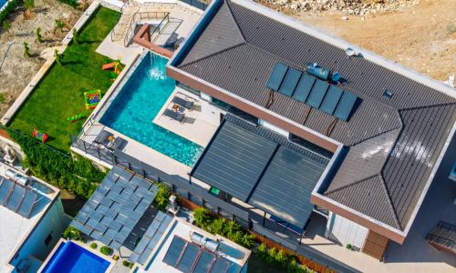 Villa Newcastle — 85