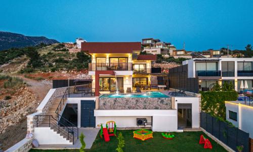 Villa Newcastle — 88
