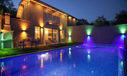 Villa Palace Small — 2
