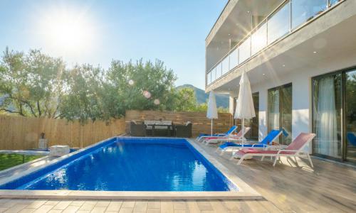 Villa Palas — 4