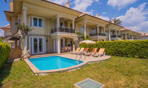 Villa Pearl 4 — 5