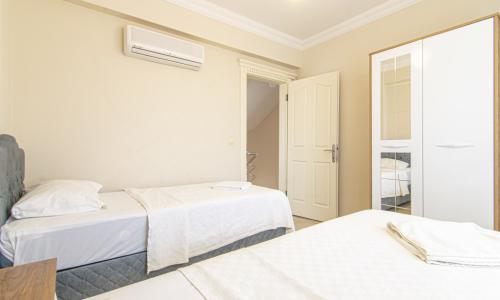 Villa Pearl 8 — 22