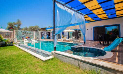 Villa Piker House — 1