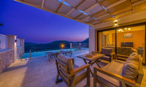 Villa Poeta — 8