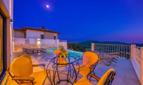 Villa Poeta — 5