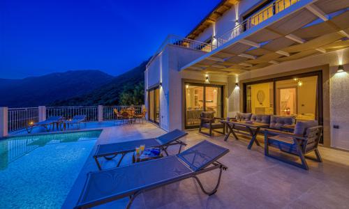 Villa Poeta — 3