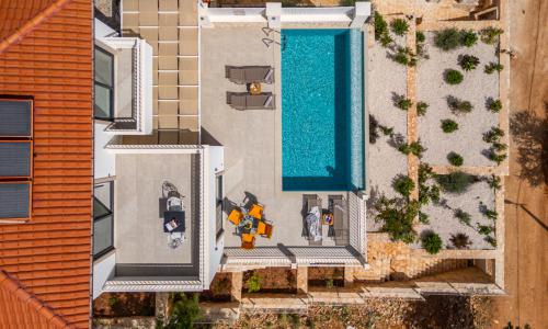 Villa Poeta — 65