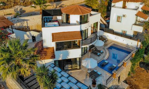 Villa Quinn — 53