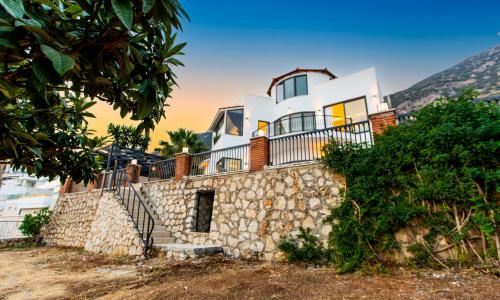 Villa Quinn — 70