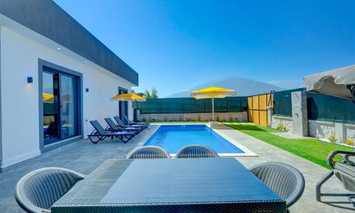 Villa Ramos — 4