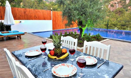Villa Rayna — 8