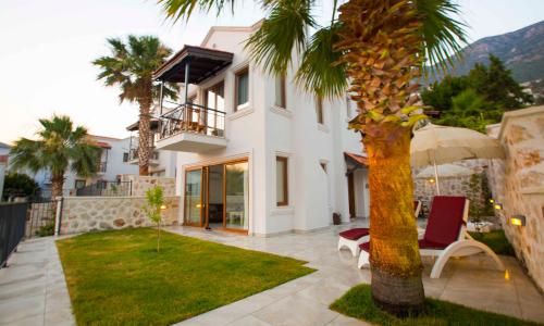 Villa Road Bora