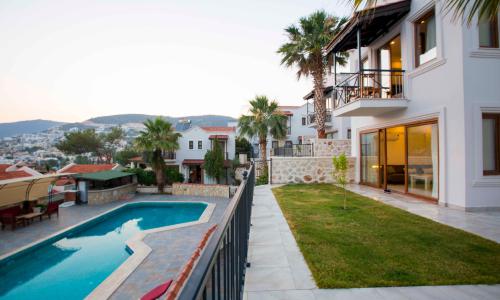 Villa Road Bora — 3