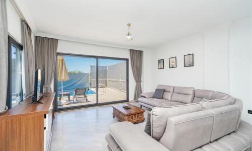 Villa Rojin — 25