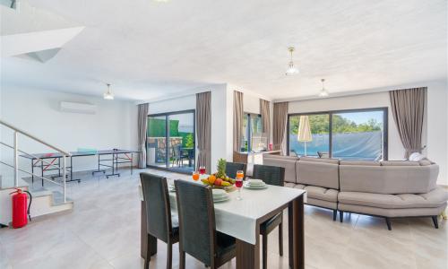 Villa Rojin — 28