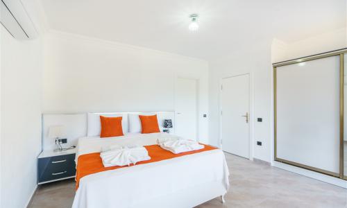 Villa Rojin — 42