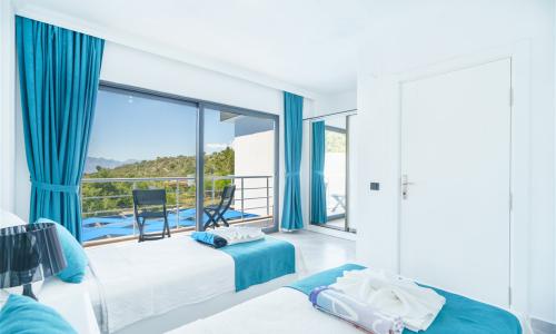 Villa Rojin — 56