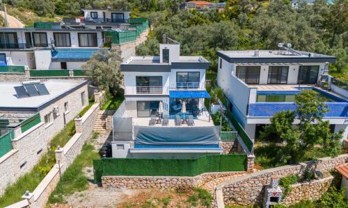 Villa Rojin — 72