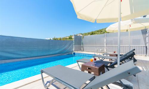 Villa Rojin — 7