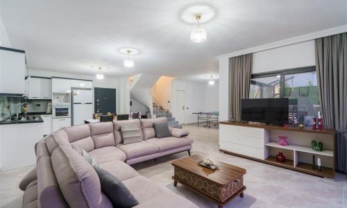 Villa Rojin — 23