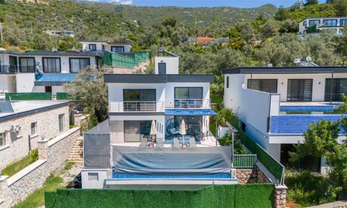 Villa Rojin — 68