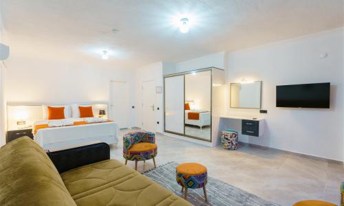 Villa Rojin — 48