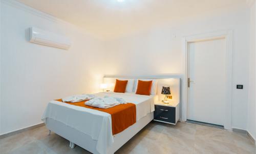 Villa Rojin — 52