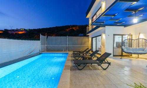 Villa Rojin — 17