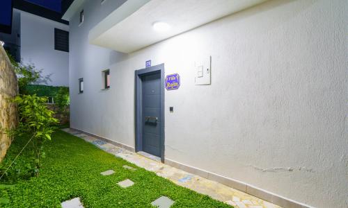 Villa Rojin — 67