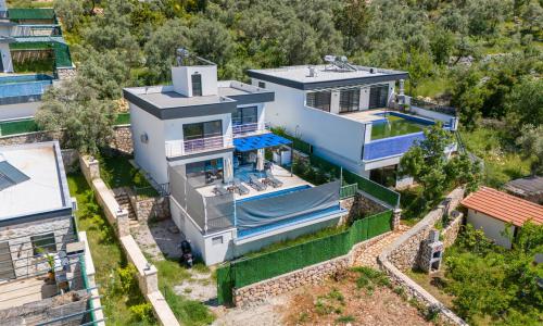 Villa Rojin — 71