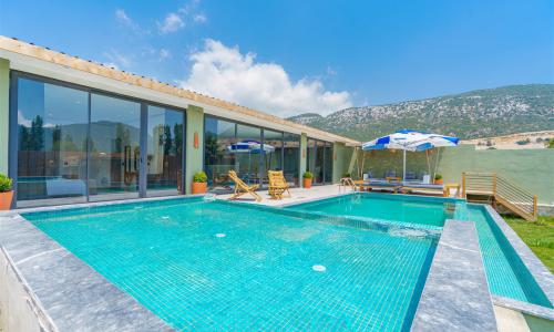 Villa Stay 2 — 2