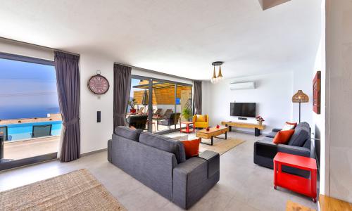 Villa Rosso — 16