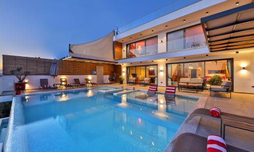 Villa Rosso — 1