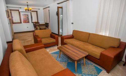 Villa Rota 3 — 11