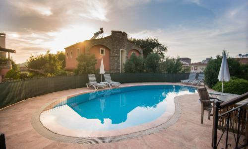 Villa Rota 3 — 5