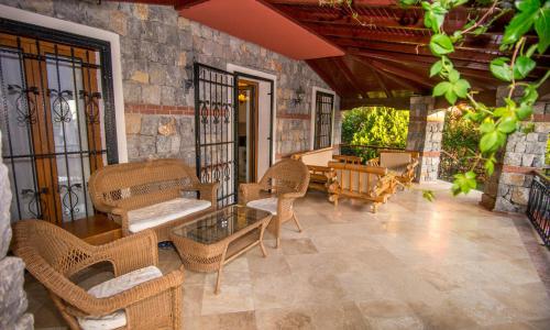 Villa Rota 3 — 7