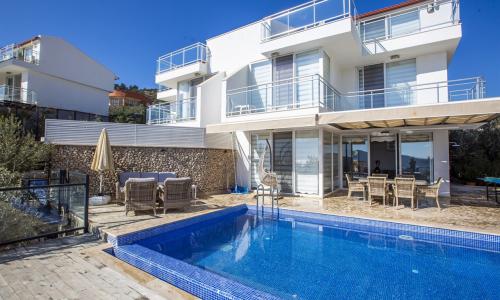 Villa Royal 2 — 4