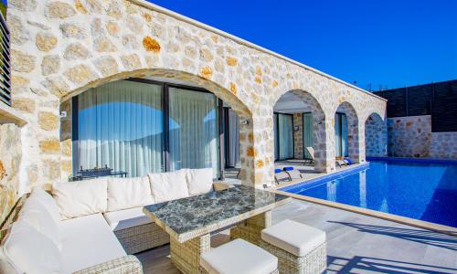 Villa Royal 3 — 2