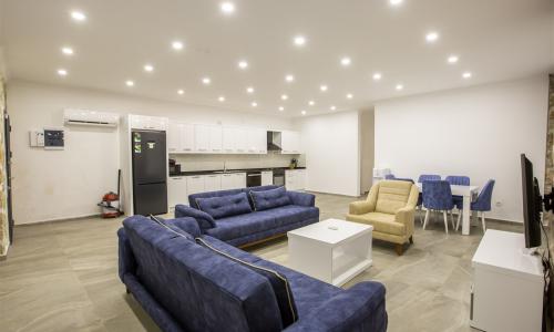 Villa Royal 3 — 11