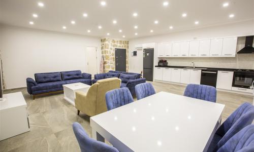Villa Royal 3 — 12