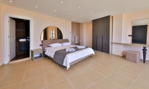 Villa Royal Merchant — 50