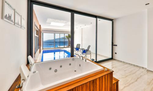 Villa Royal Romeo — 11